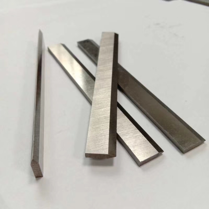 Tungsten carbide blade for machine of face mask
